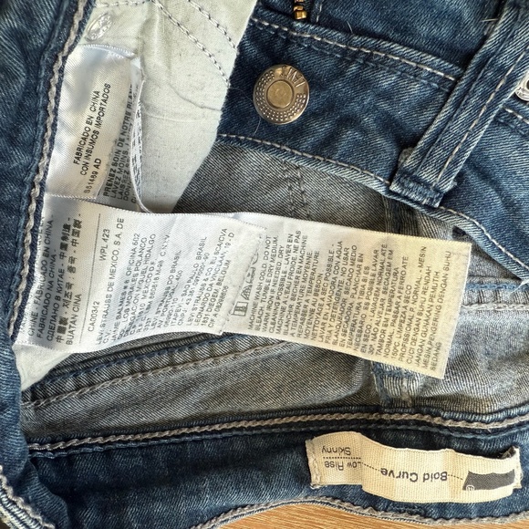 Levi’s Bold Curve Low-Rise Slim/Skinny Jeans – Size 23 - Picture 7 of 9